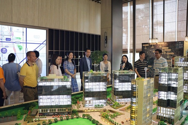 橫崗街道工商聯(lián)（商會(huì)）領(lǐng)導(dǎo)、企業(yè)家蒞臨康利城考察