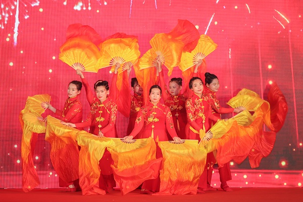 “勵(lì)行致遠(yuǎn)，共建未來(lái)” ——康利石材集團(tuán)2020年新春聯(lián)歡晚會(huì)圓滿落幕