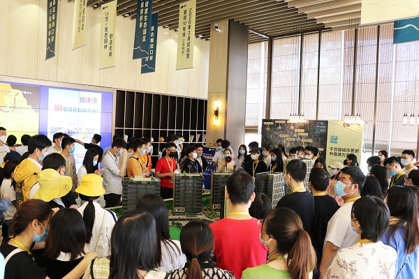 入駐倒計時！升學(xué)教育集團(tuán)近300名員工代表參觀康利城